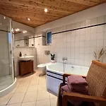 Landidyll Mit Wunderschönem-seperatem Wellnessbereich Apartment