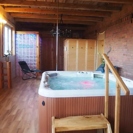 Landidyll Mit Wunderschoenem-seperatem Wellnessbereich *