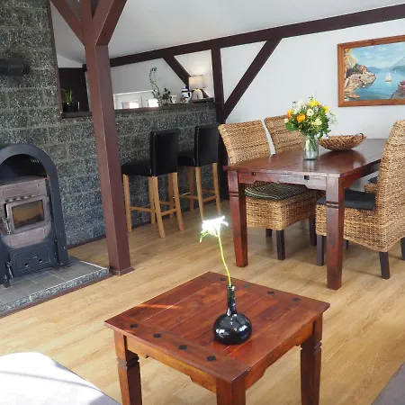 Landidyll Mit Wunderschönem-seperatem Wellnessbereich Apartment